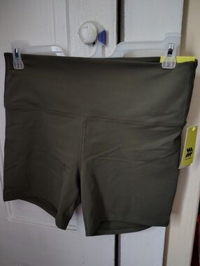 NWT All In Motion Women's High-Waist Active Shorts XXL
